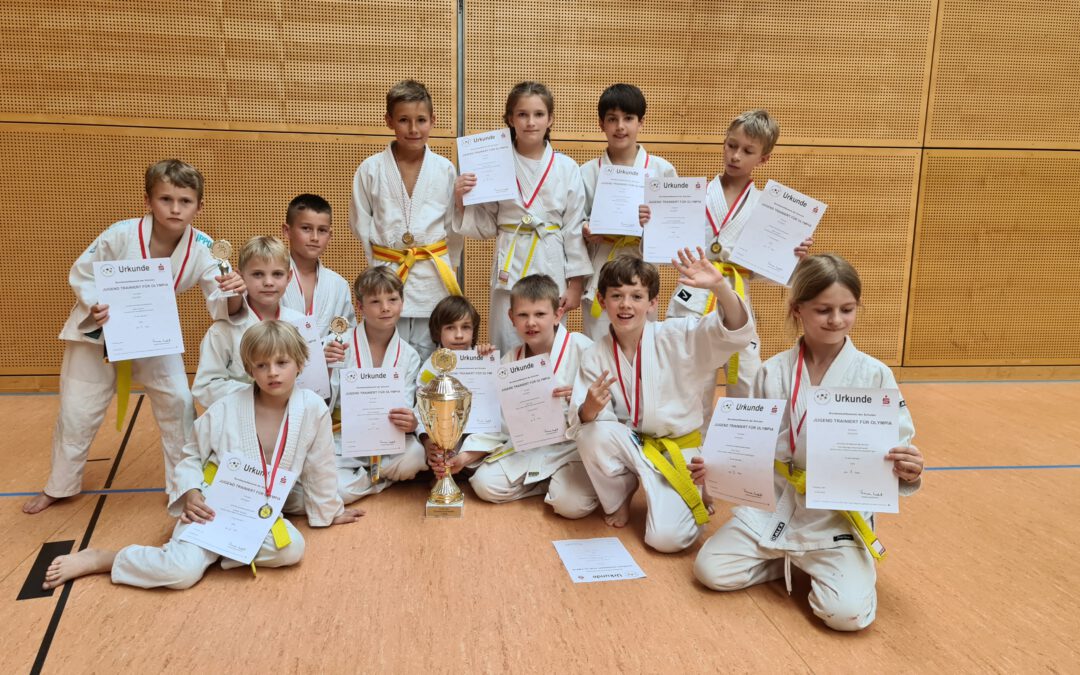 Johann-Peter-Hebel-Grundschule verteidigt großen Judo Pokal souverän